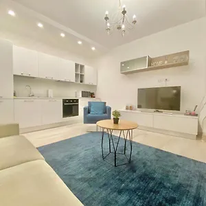 Elegance Duomo Apartment Milan