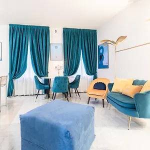 Monte Napoleone Split-level Terrace - Collection Apartment Milan